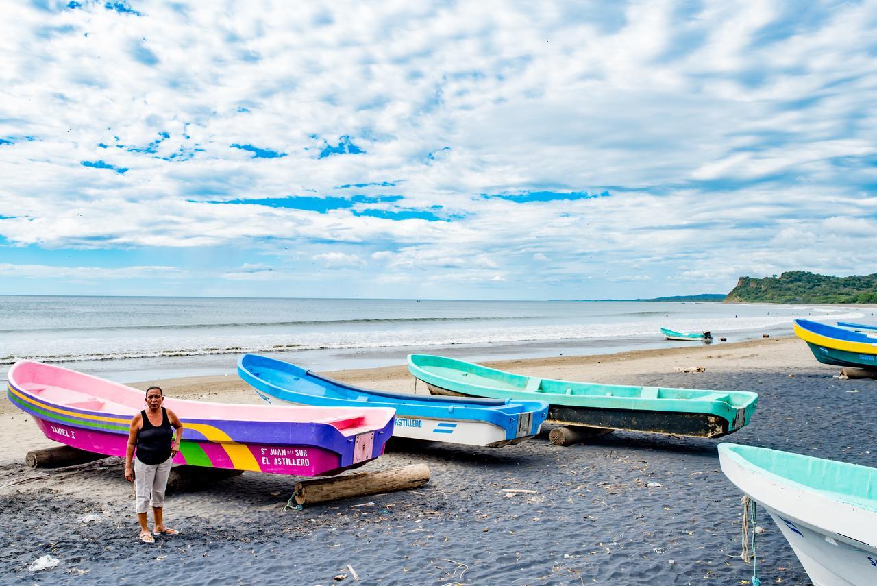 Soma Surf Resort Tola Exterior photo