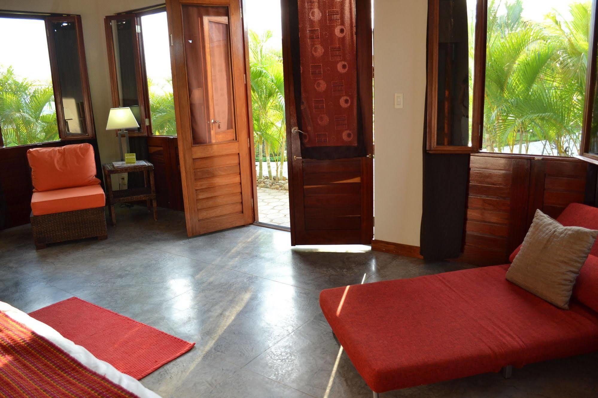 Soma Surf Resort Tola Exterior photo